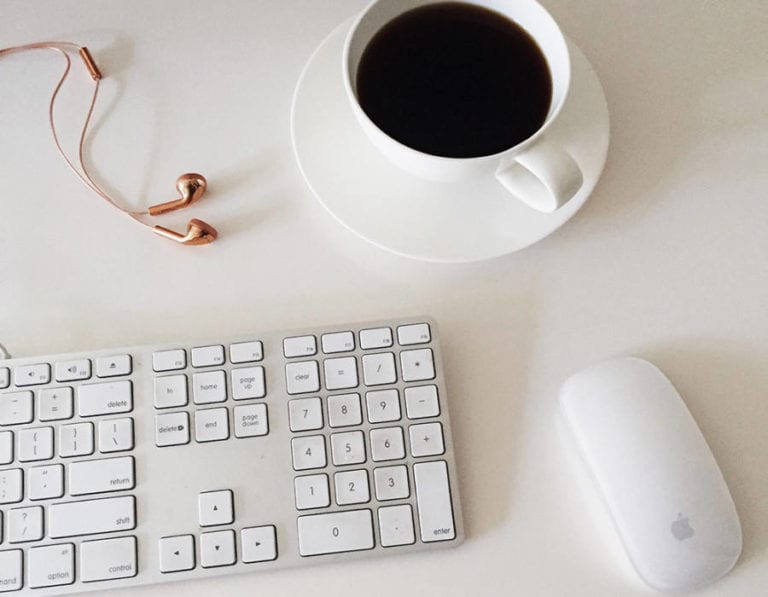 How to Maintain your 9-5 while Building your Brand