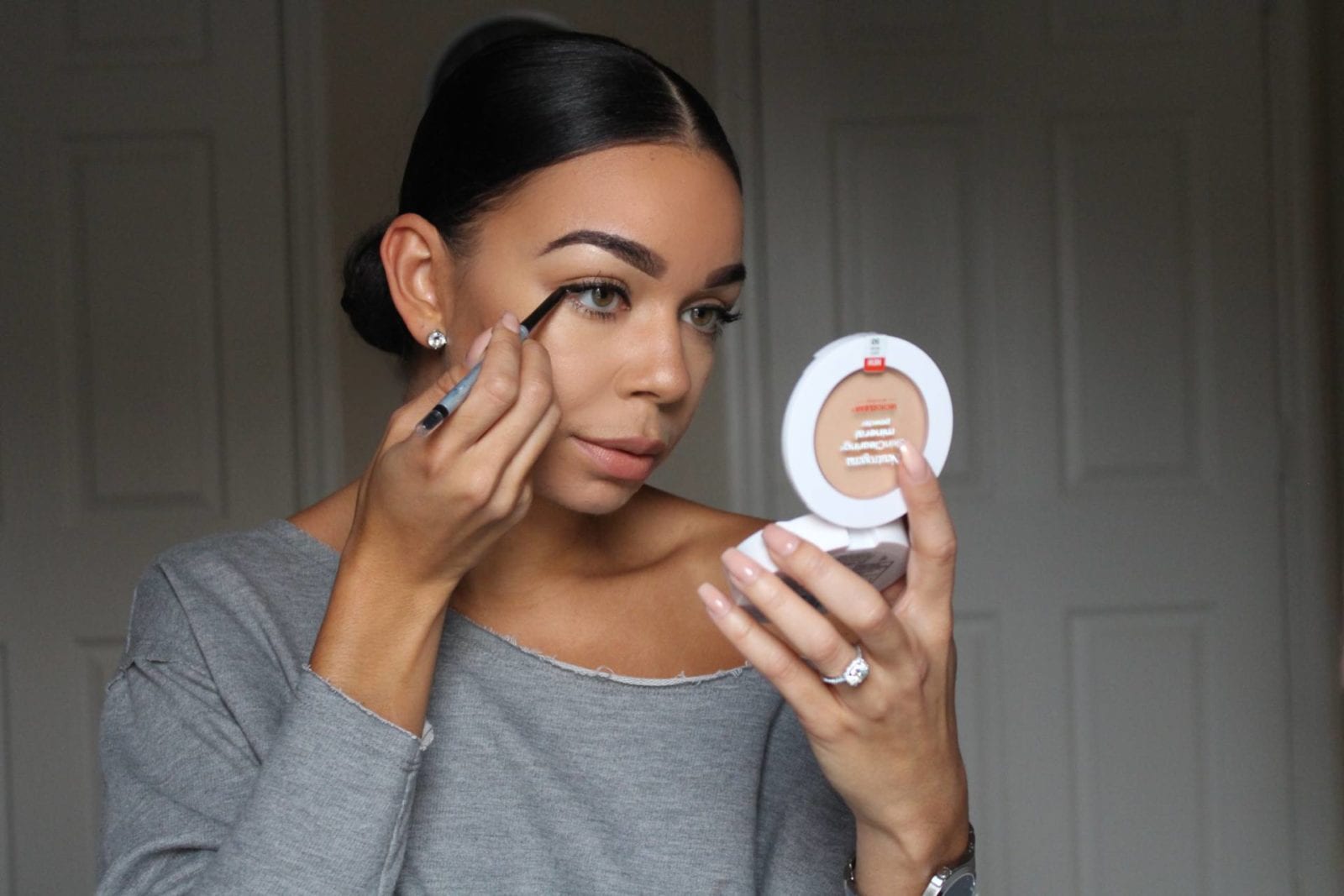 Drug Store Favorite: Neutrogena SkinClearing Makeup at CVS | The B Werd