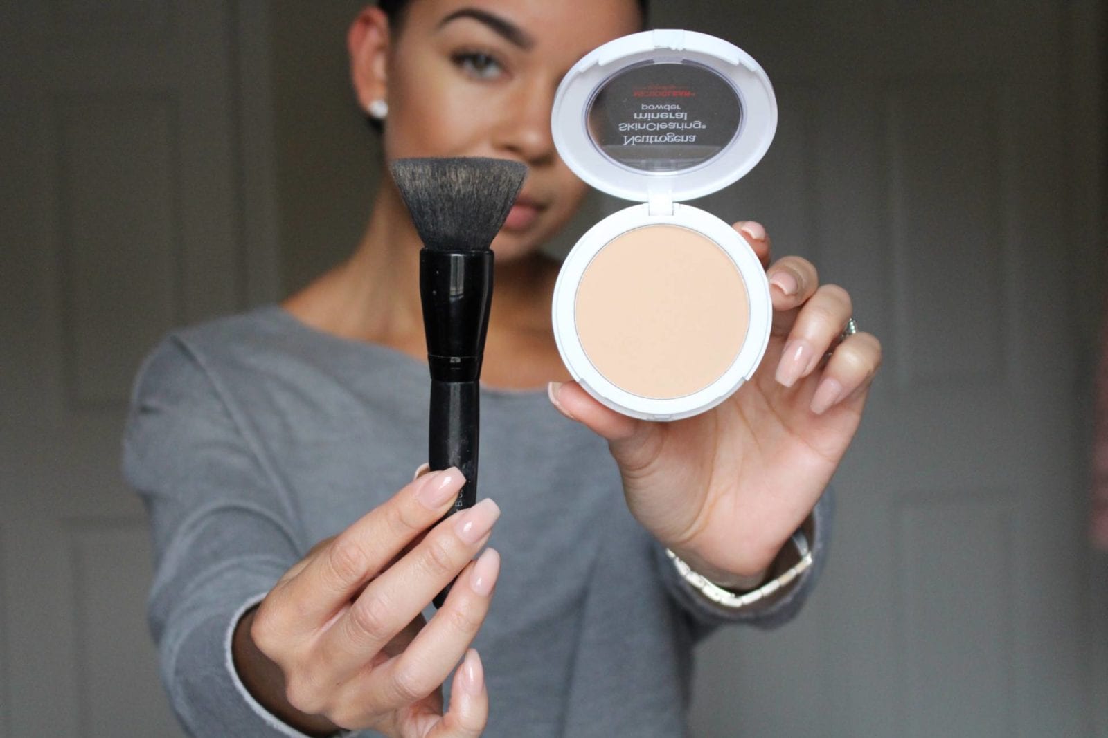 Drug Store Favorite: Neutrogena SkinClearing Makeup at CVS | The B Werd
