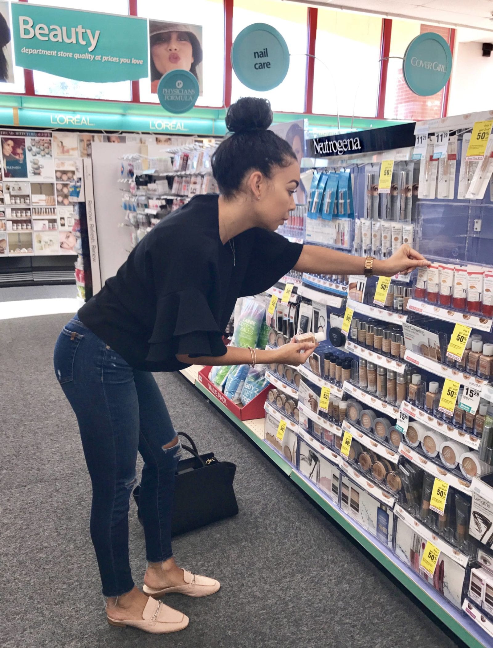 Drug Store Favorite: Neutrogena SkinClearing Makeup at CVS | The B Werd