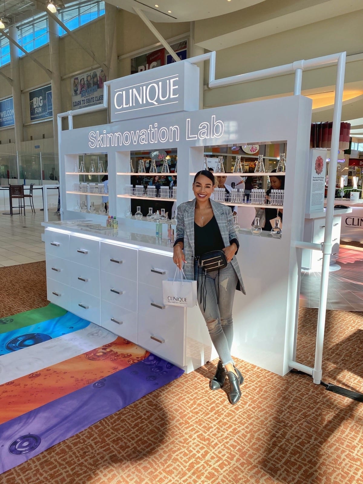 Clinique Skinnovation Lab display